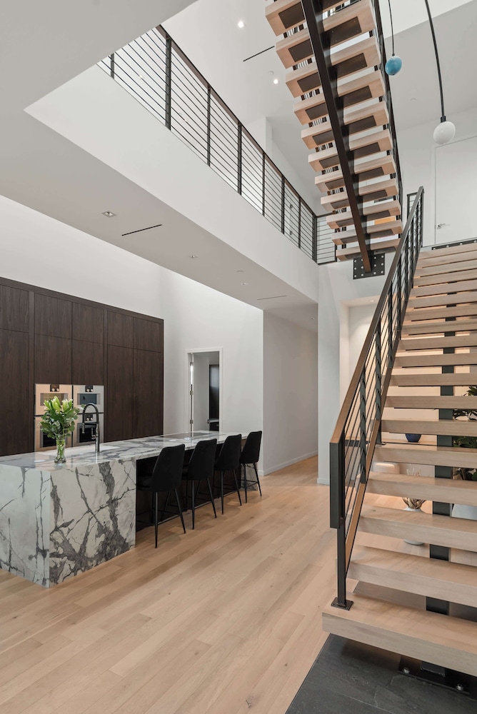 Lux Penthouse 4-story Stunner Rooftop Views, Billede 24