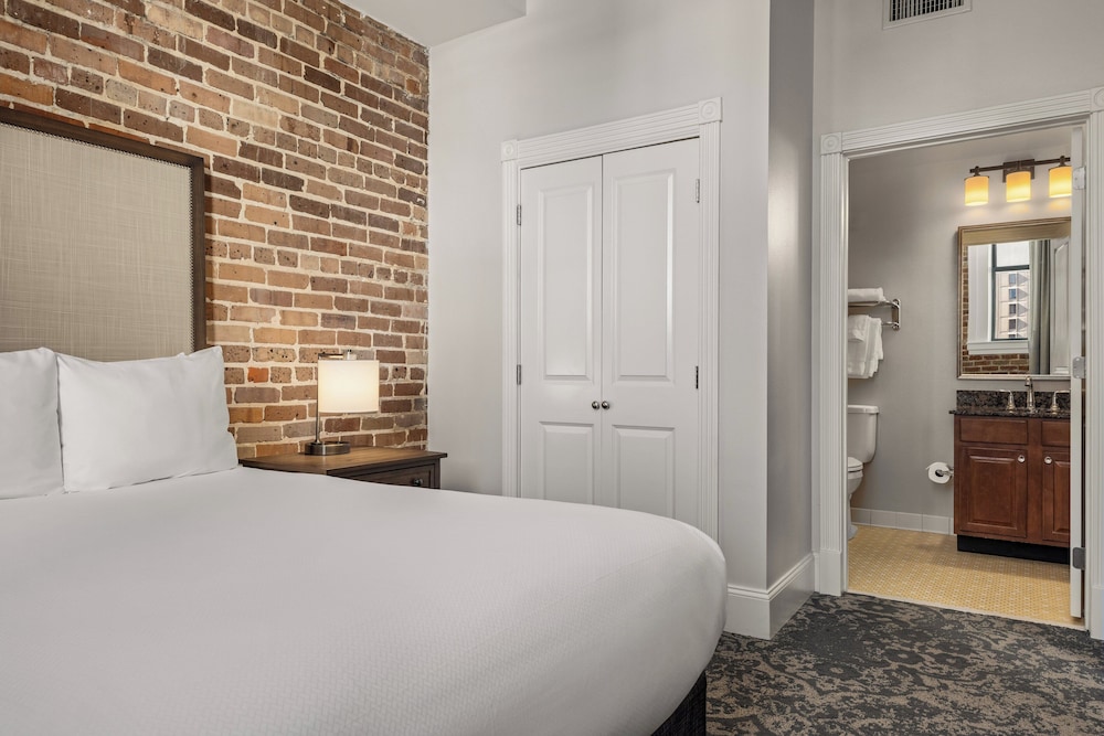 Standard Condo, 2 Bedrooms