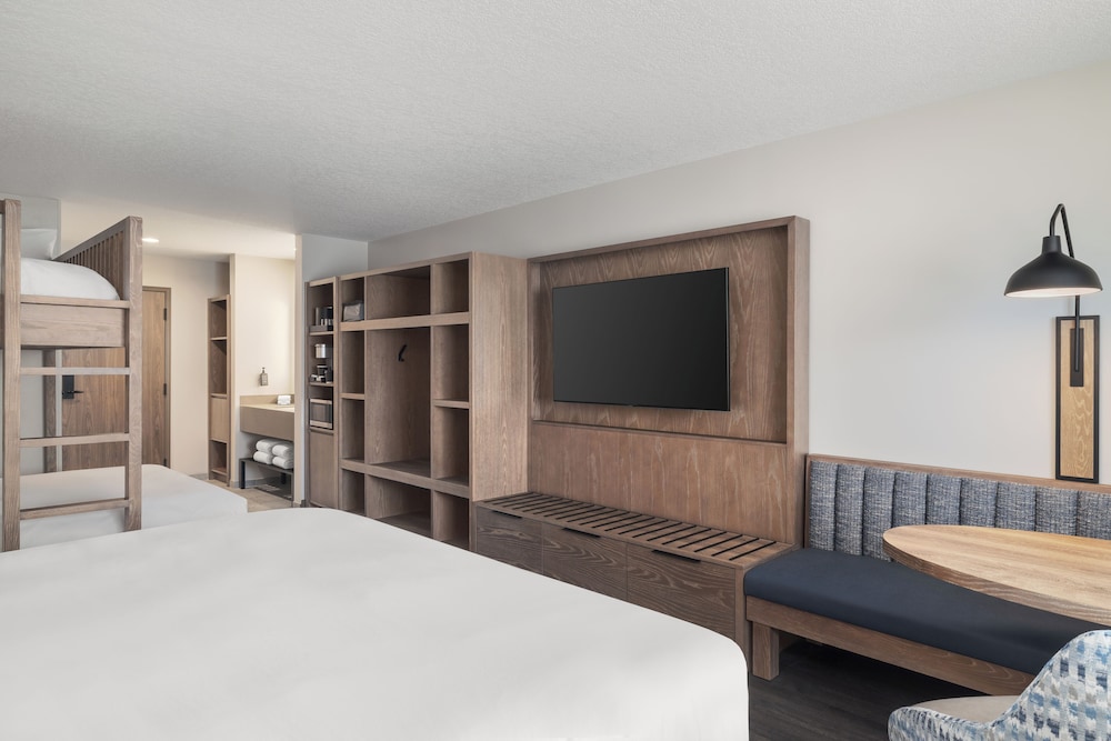 Room, Multiple Beds - Photo 4
