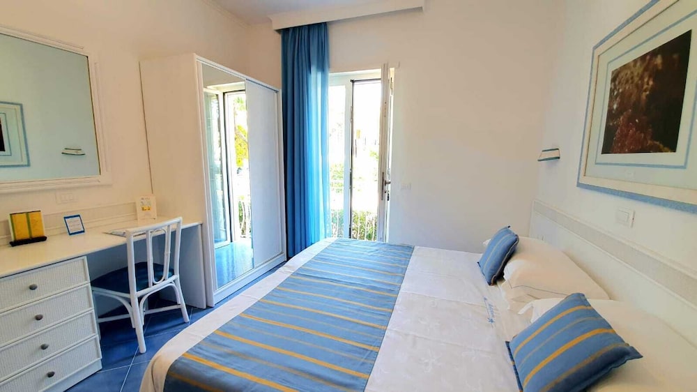 Standard Room, Courtyard View (Corallina)