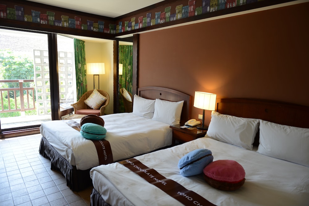 Chocolate Triple Room