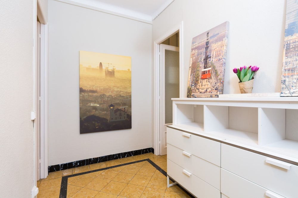 Apartment, 3 Bedrooms, 2 Bathrooms photo 2