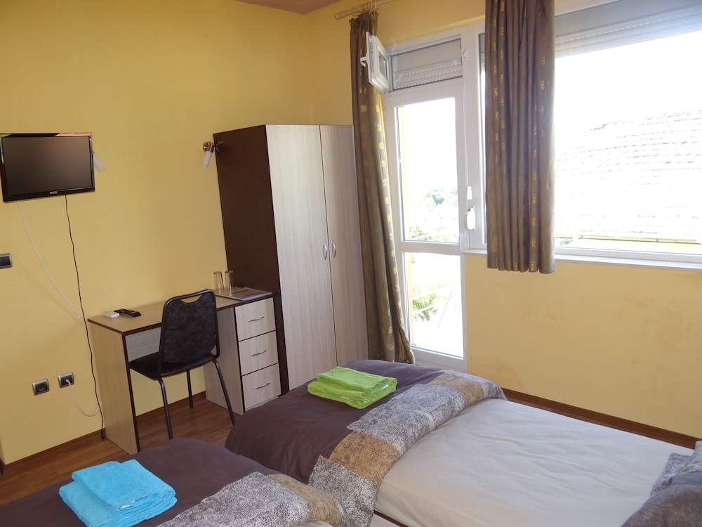 Standard Twin Room, Mountain View photo 2