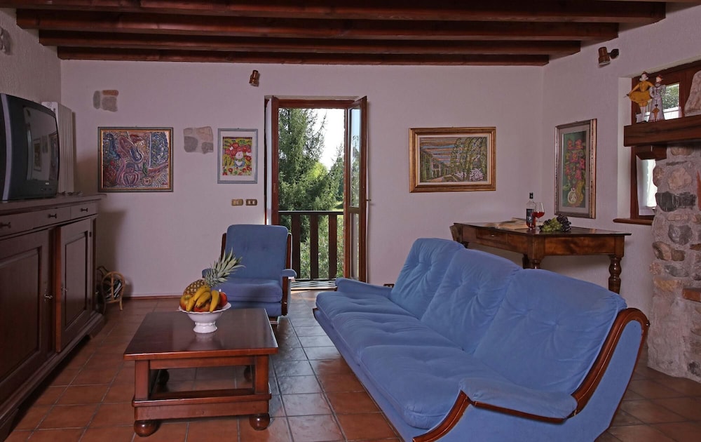 Villa photo 2