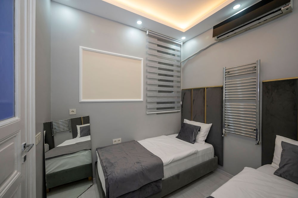 Standard Quadruple Room, 2 Bedrooms, Ground Floor photo 2
