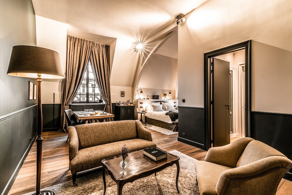 Suite 19 photo 2