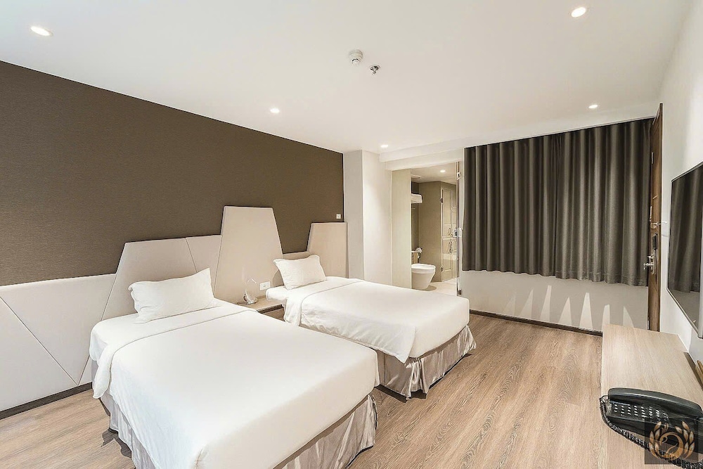 Superior Twin Room, No Windows
