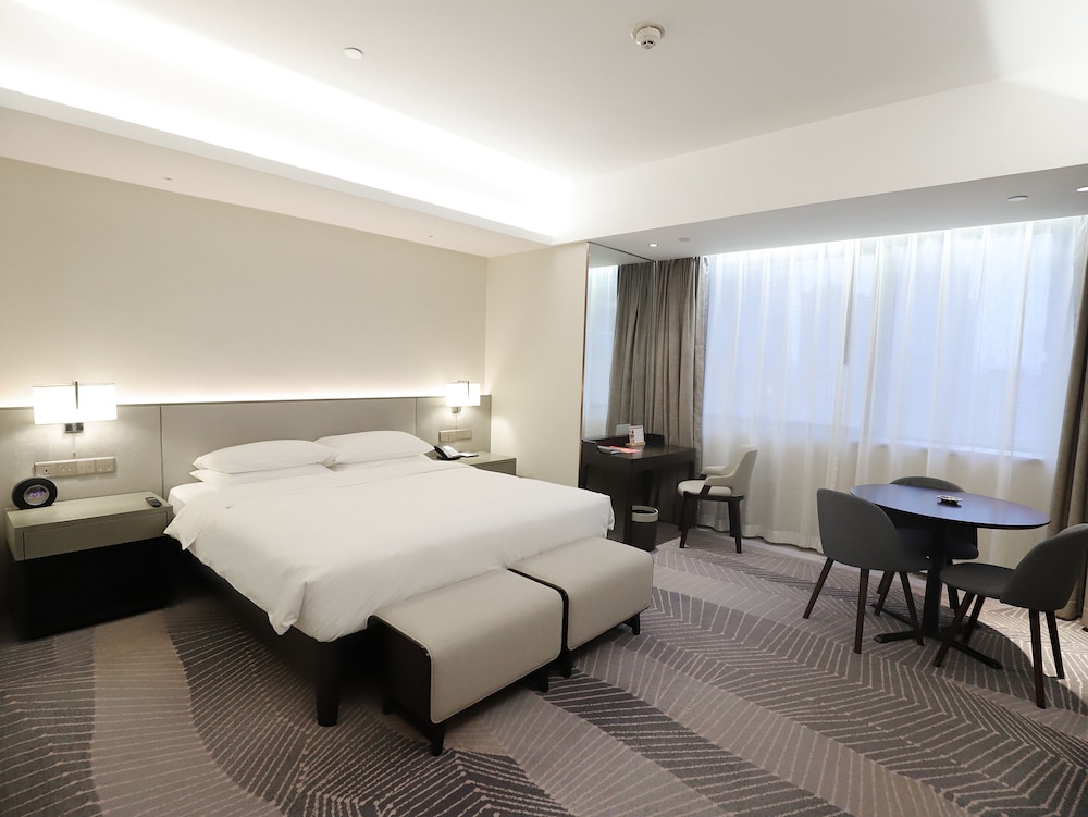 King Bed Club Deluxe - Photo 2
