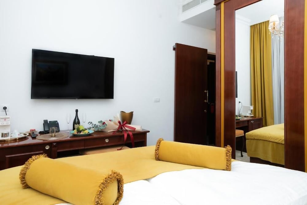 Classic Double or Twin Room photo 2