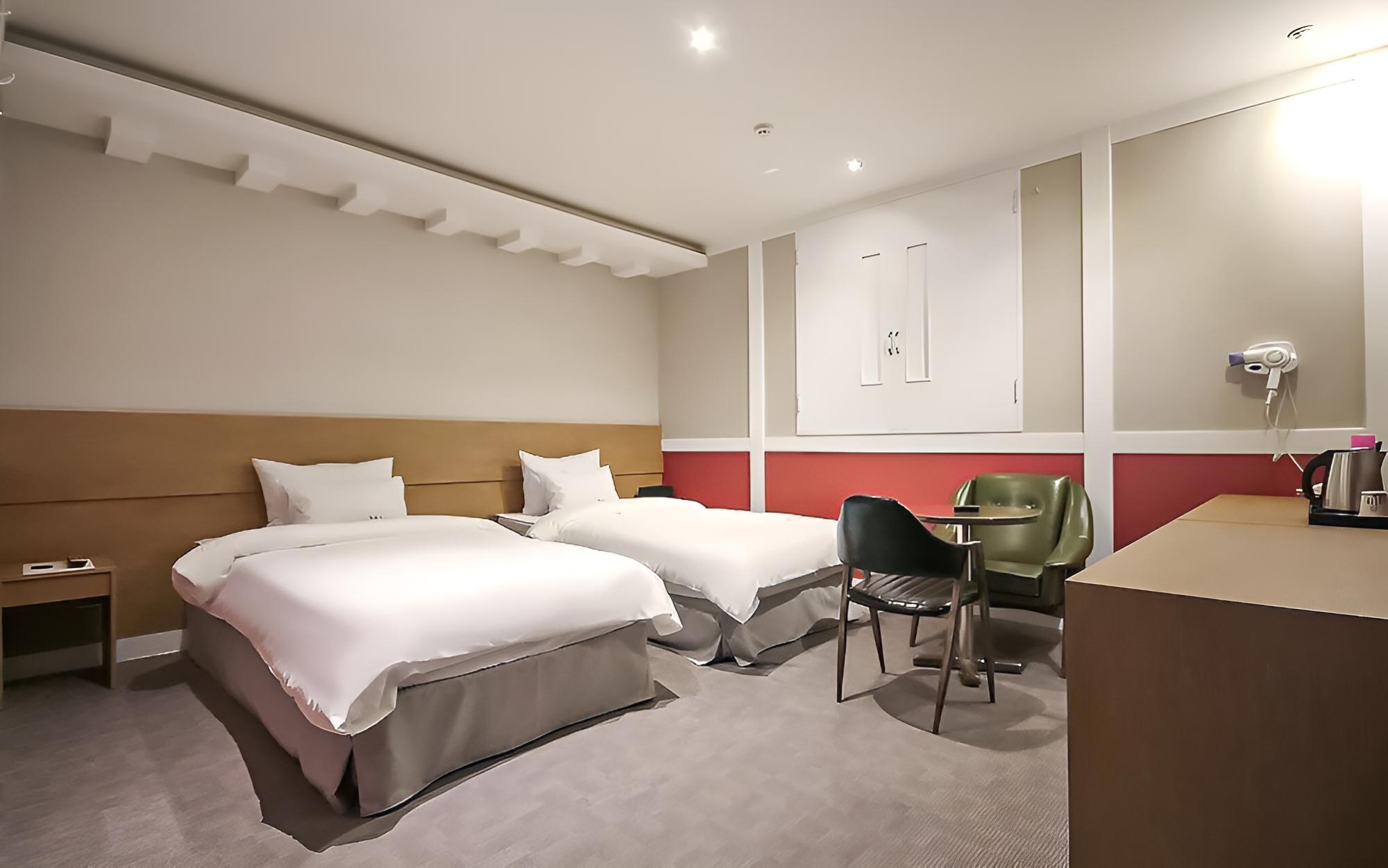 Room (Standard Twin (Netflix available Park) photo 1