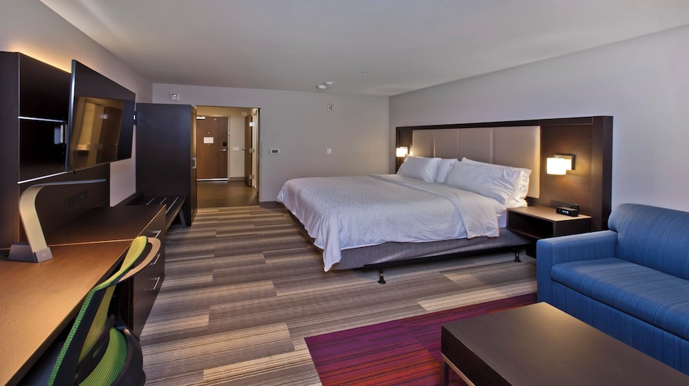 Suite, Multiple Beds - Photo 7