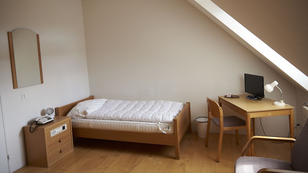 Basic Double Room photo 3