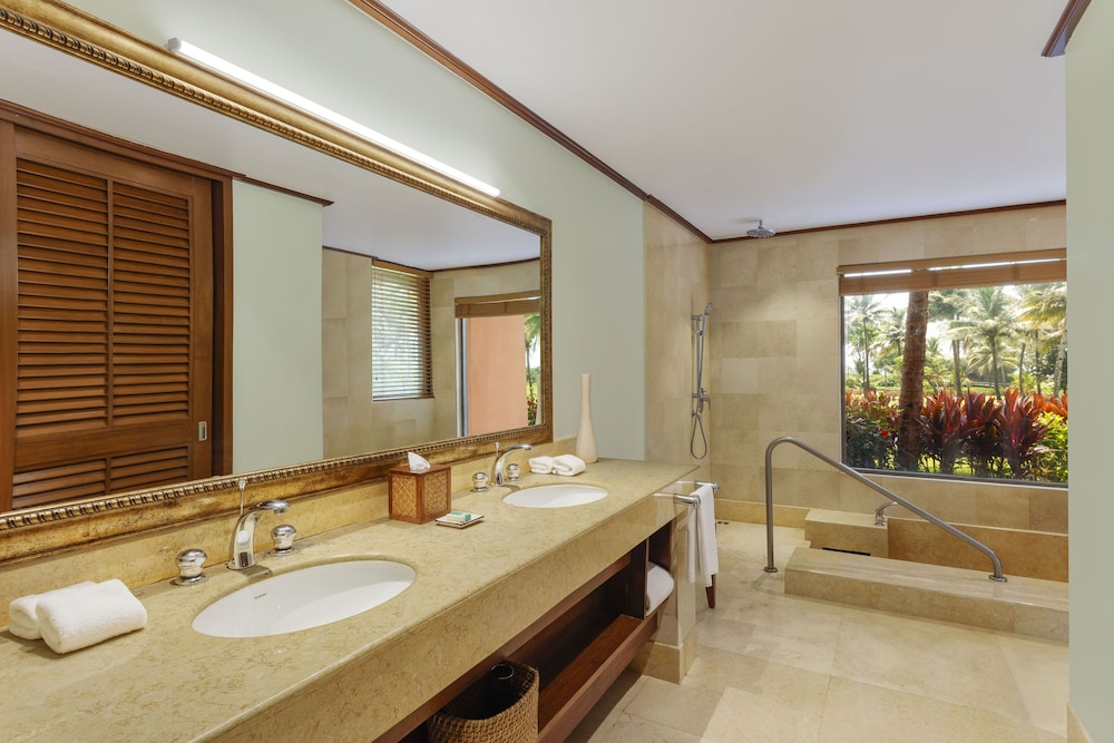 Suite, 1 Bedroom, Lagoon View (Balcony) - Photo 3