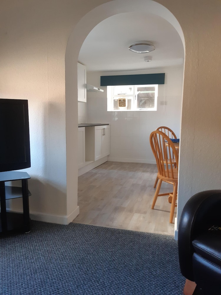 Standard Apartment, Private Bathroom, Courtyard View photo 3