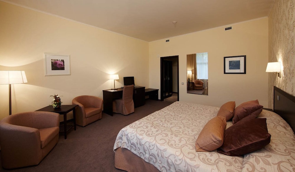 Standard Double or Twin Room, Courtyard View photo 3