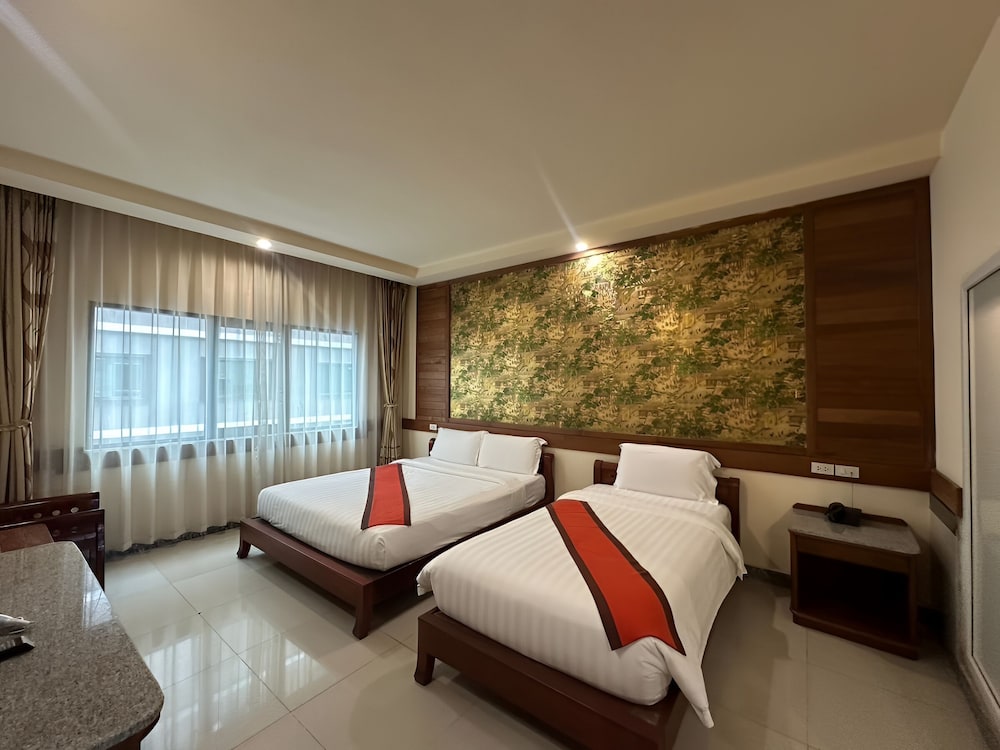 Family Triple Room, City View
