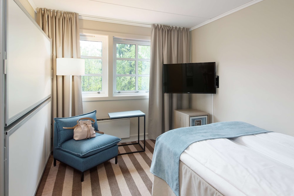 Standard Twin Room - Photo 3