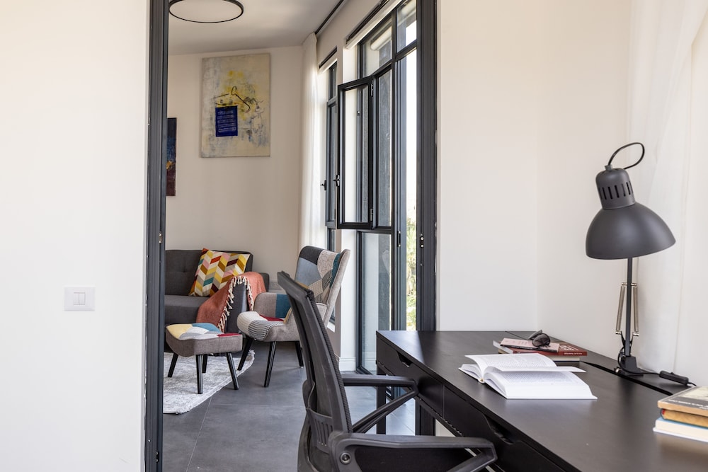 Apartment photo 2