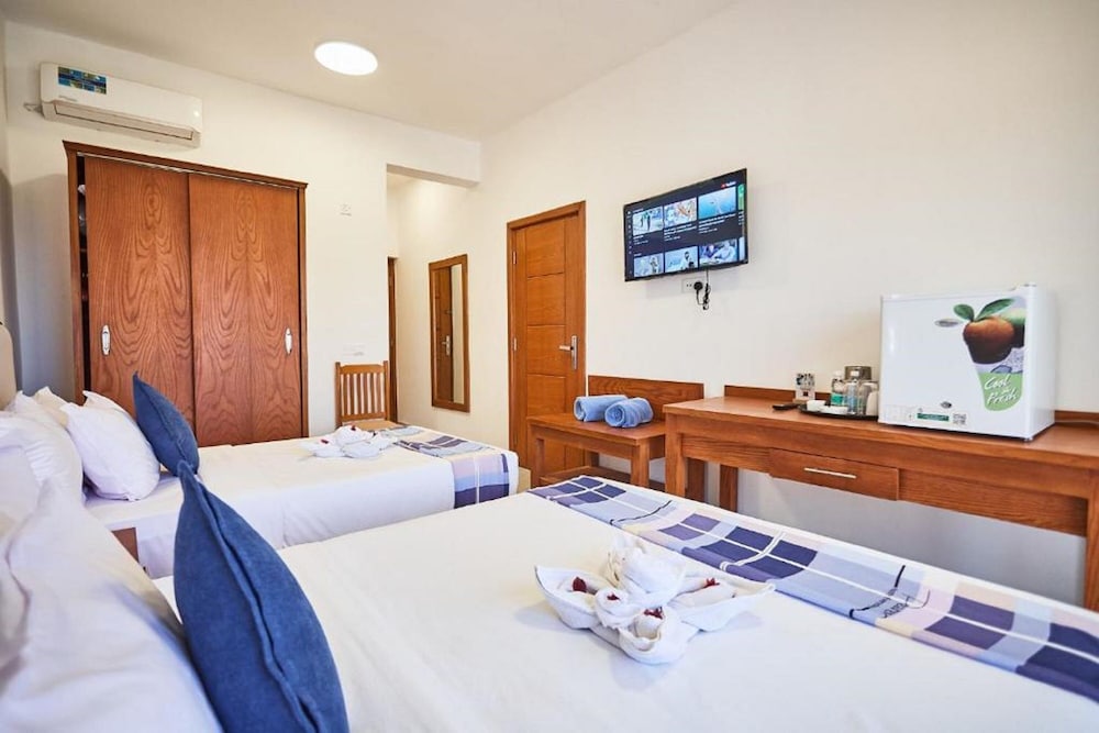 Deluxe Twin Room, Pool View - Photo 4