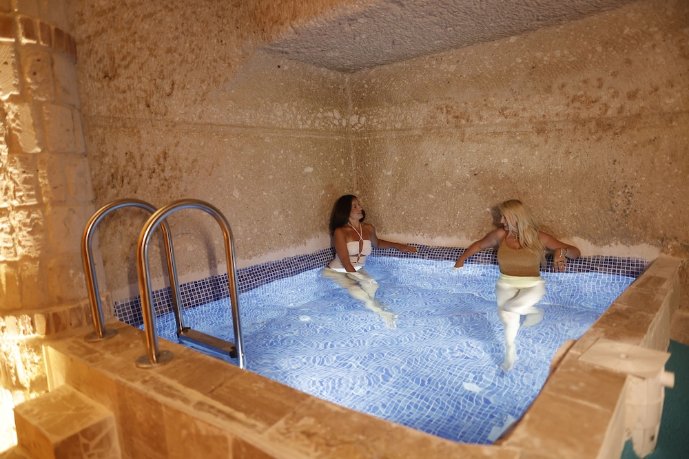 Honeymoon Room photo 3