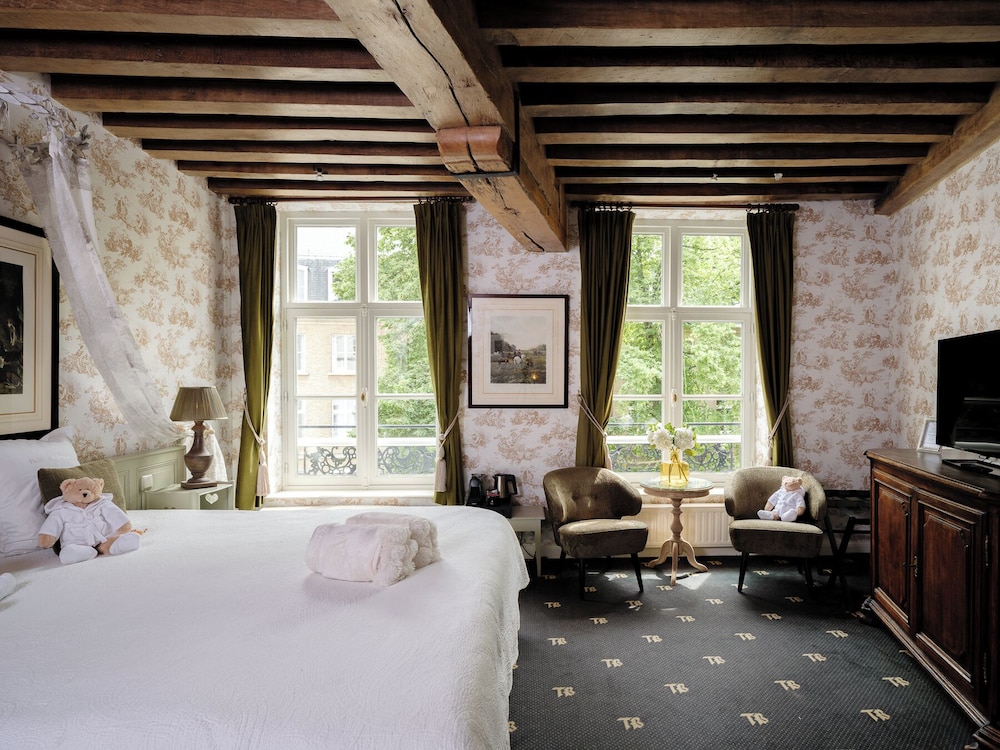 Deluxe Double Room, Canal View - Photo 4