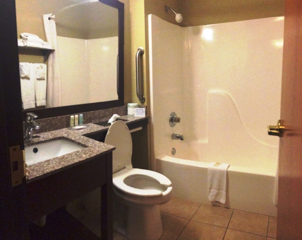 Suite, Multiple Beds, Non Smoking - Photo 5