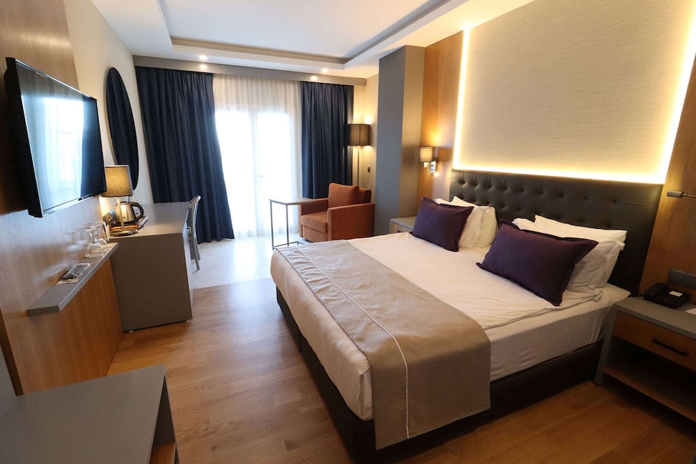 Deluxe Room, 1 Double Bed, Garden View - Photo 1