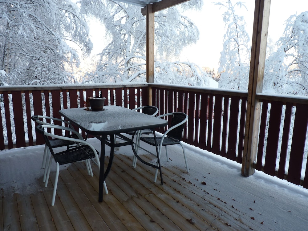 Comfort House, 2 Bedrooms, Pets Allowed, Hill View photo 2