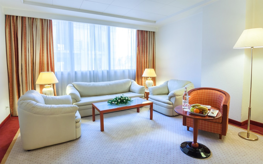 Suite - Photo 6