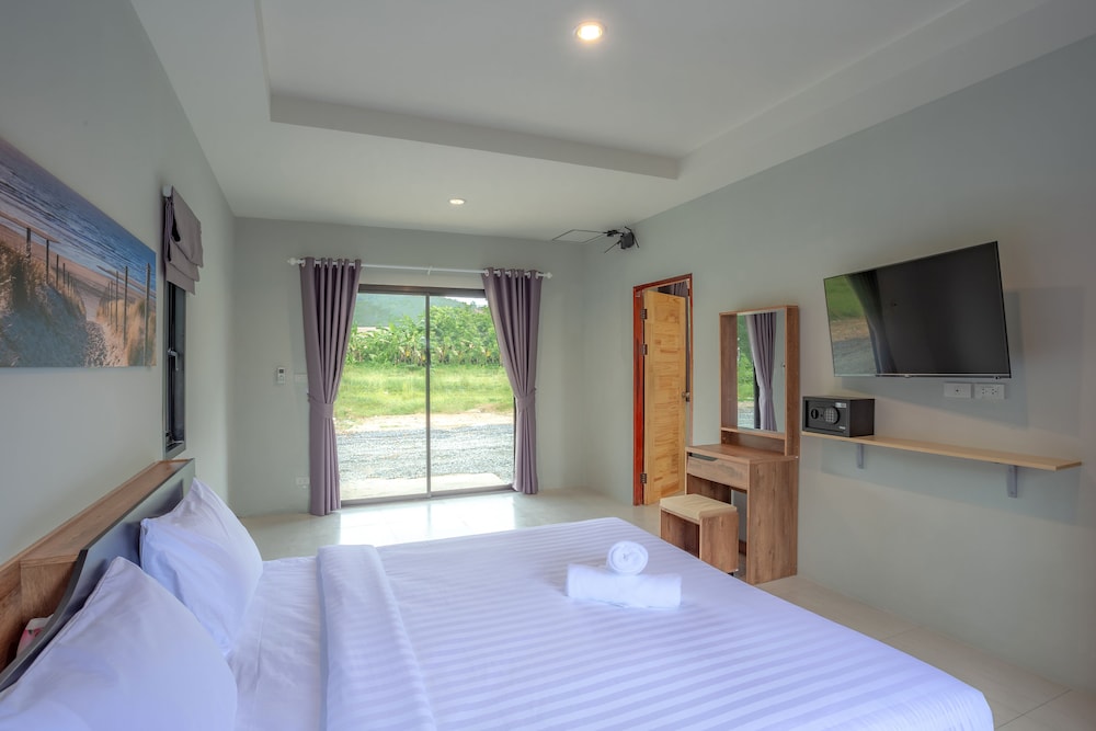 2 Bedroom House - Photo 12