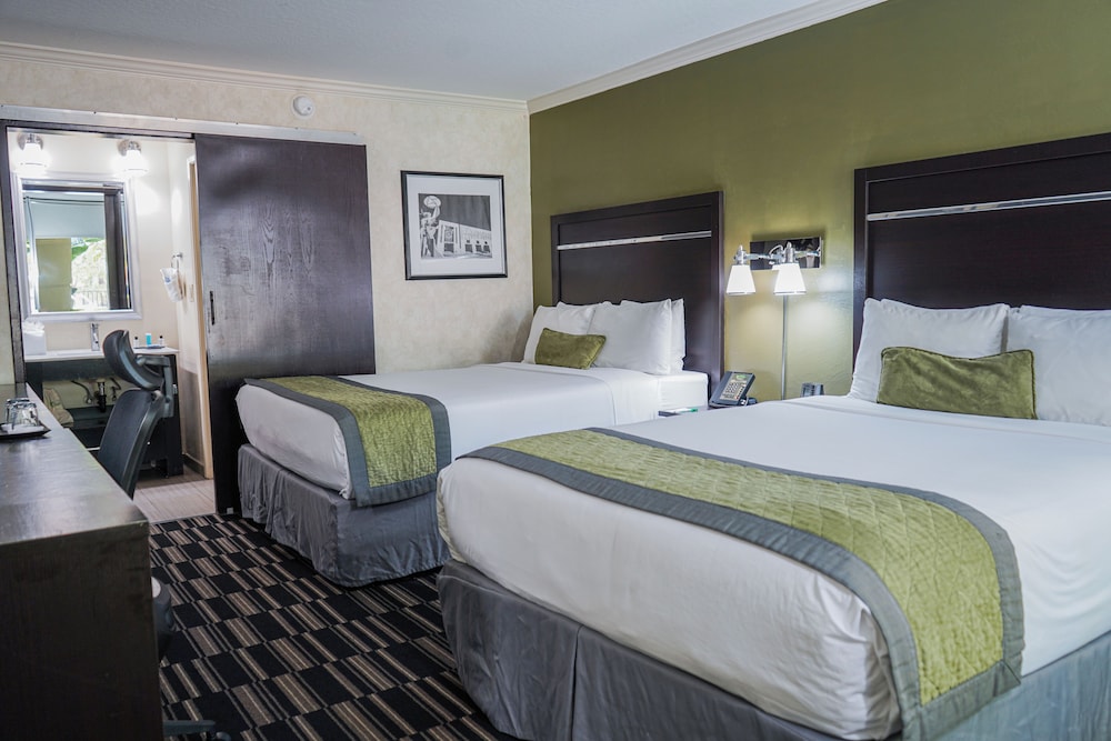 Standard Double Bedroom - Photo 1