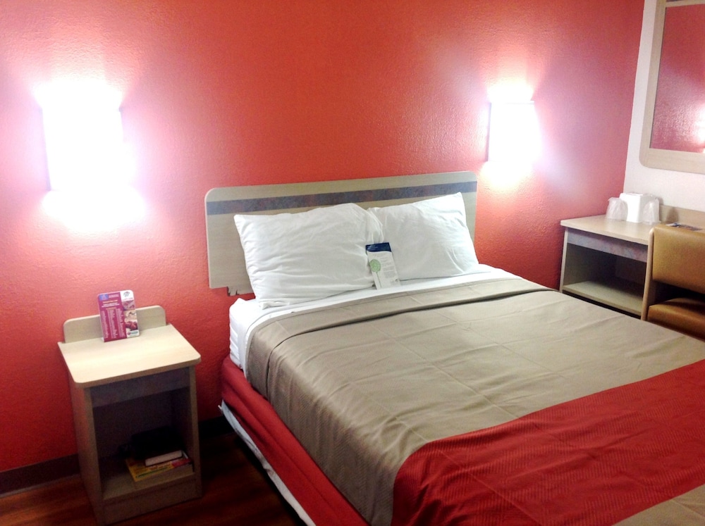 Standard Room, 1 Double Bed, Smoking - Photo 1