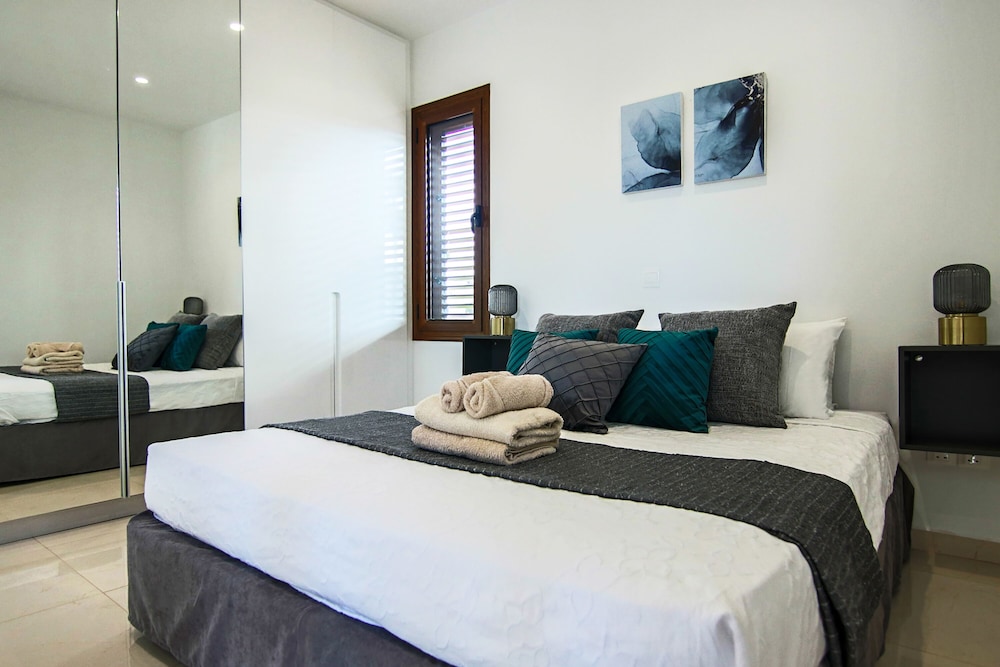 Luxury Apartment photo 3