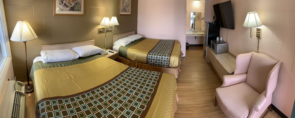 Standard Room, 2 Queen Beds, Smoking photo 1