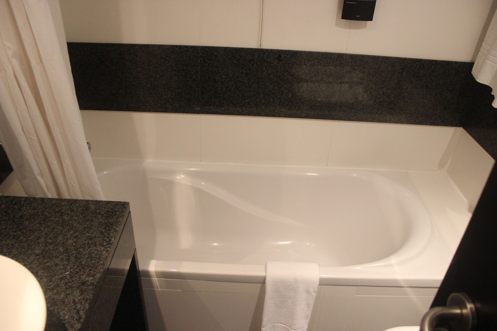 Standard Double Room - Photo 12