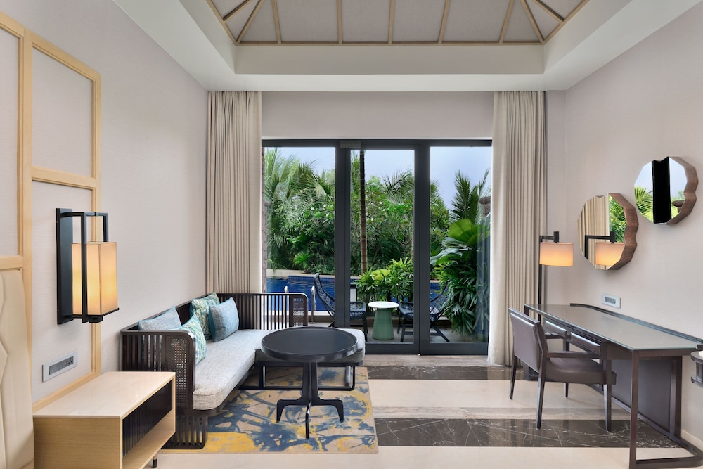 Room, 1 King Bed, Pool View (Patio) - Photo 1
