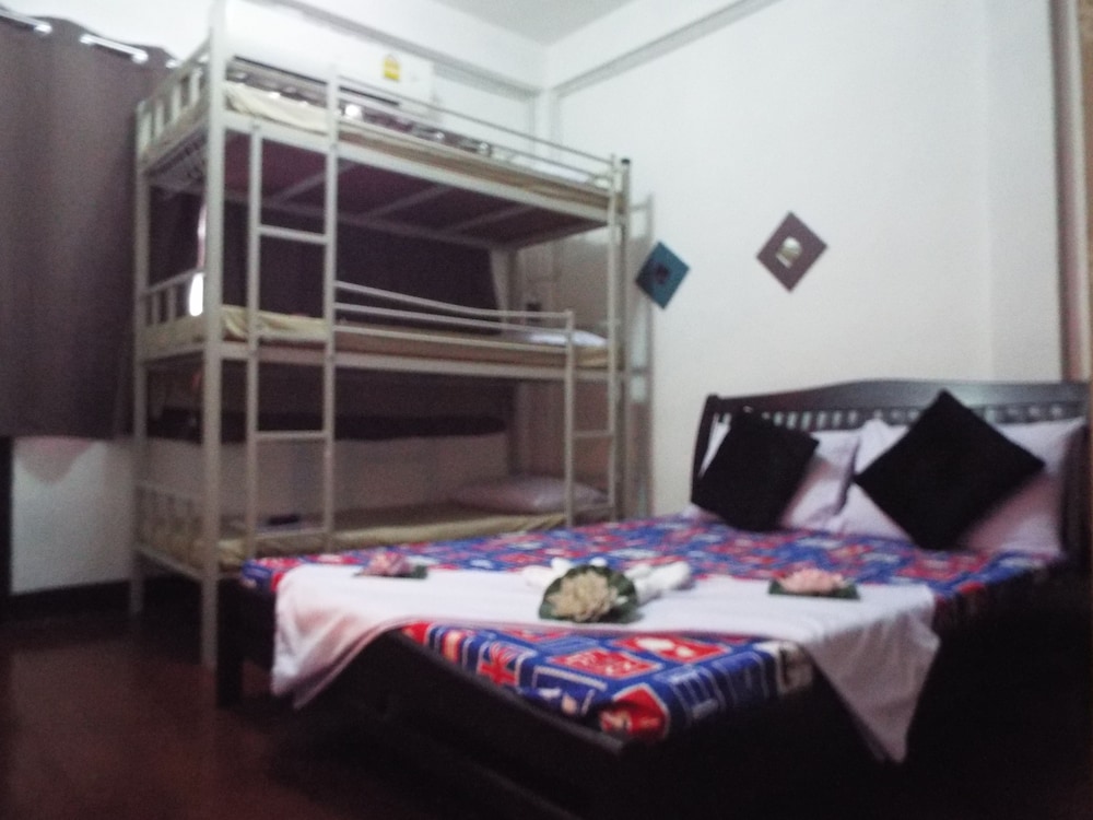 Family Room, 1 Bedroom photo 3