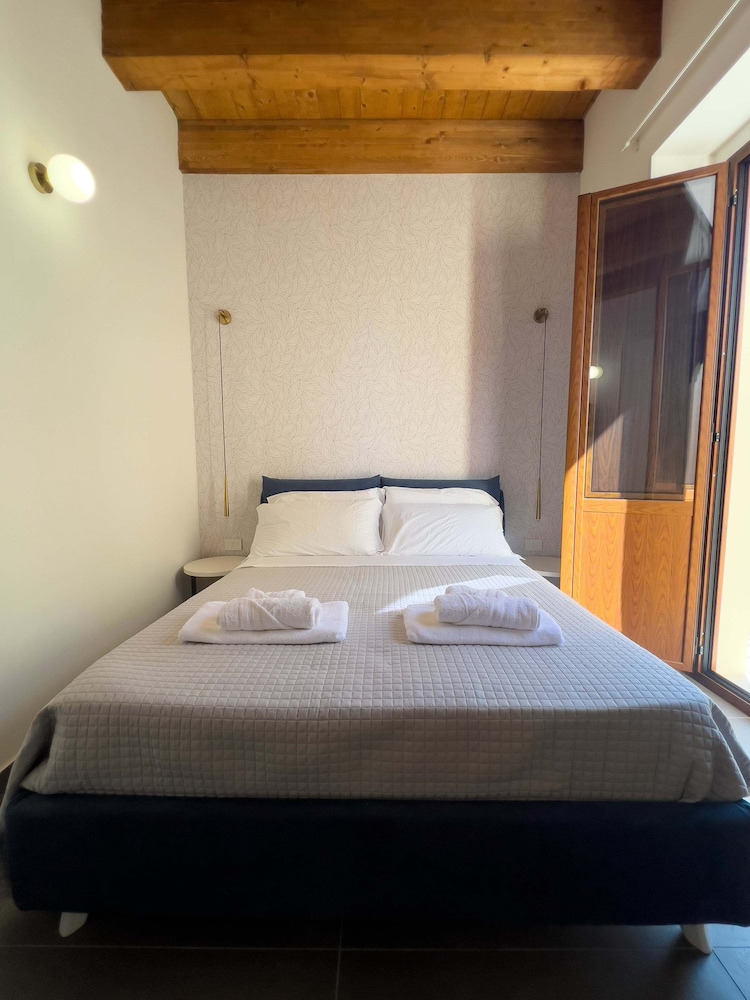 Comfort Room, Balcony photo 1