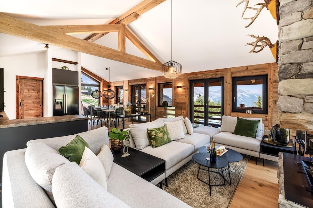 Chalet (3 Bedrooms) photo 2