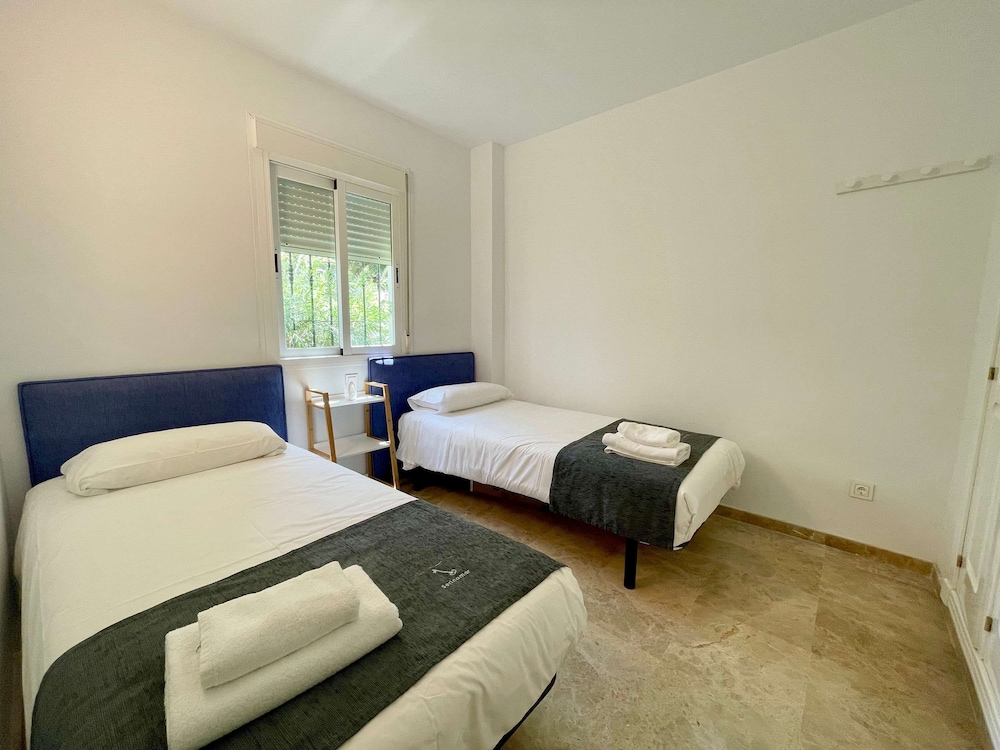 Modern 3 Bedroom Pool Access Apartment F-7, Billede 14