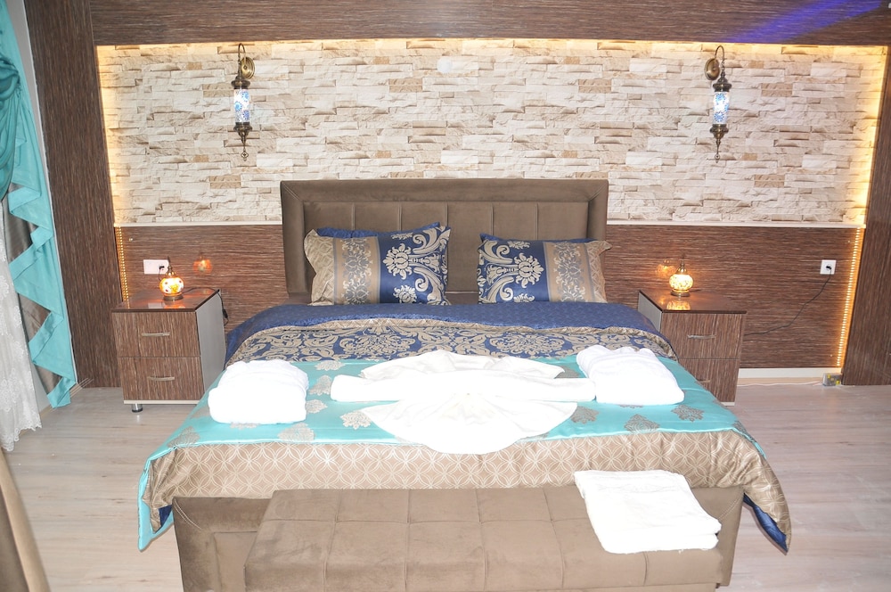 Comfort Quadruple Room, 4 Bedrooms, Balcony, Pool View