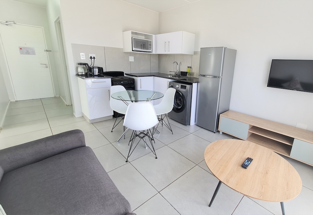 Deluxe Apartment, 2 Bedrooms - Photo 6