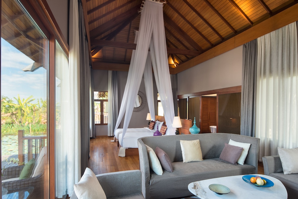 Superior Villa, 1 King Bed photo 2