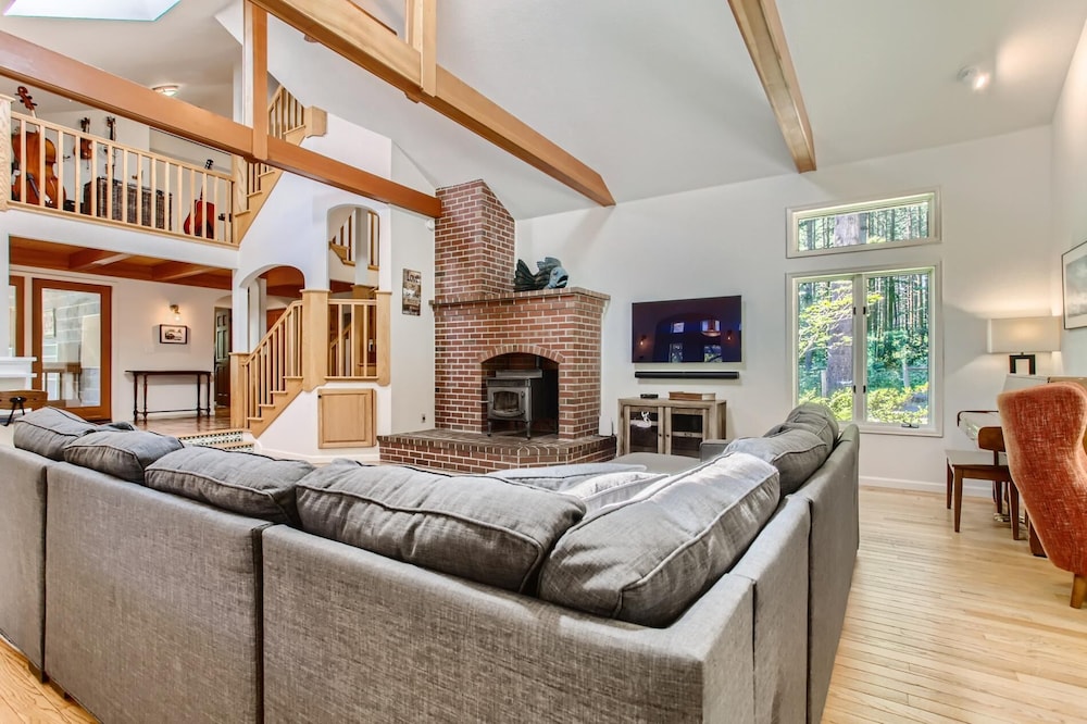 Executive House photo 3