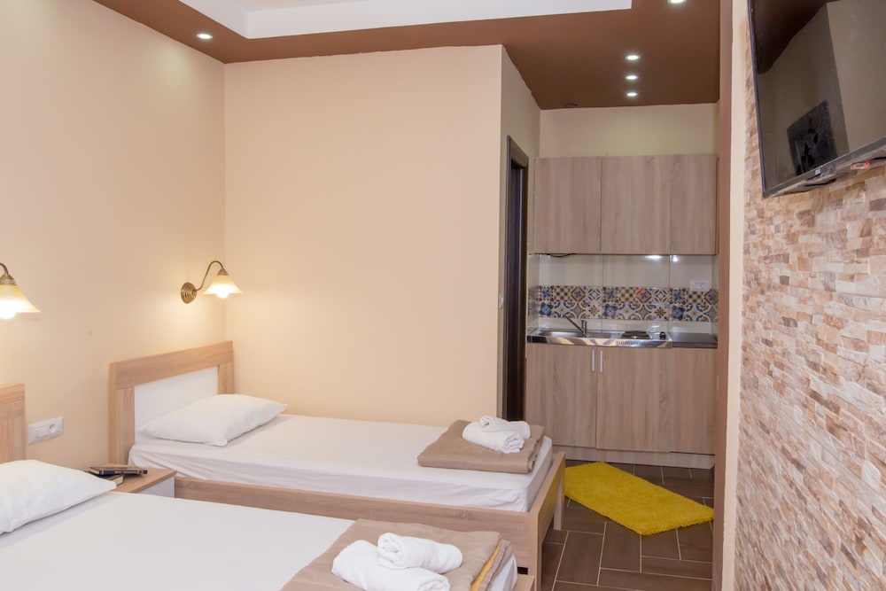 Deluxe Triple Room (3) photo 3