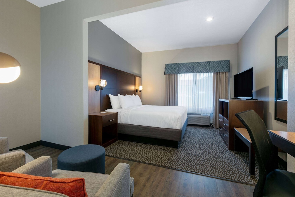 Standard Room, 1 King Bed - Photo 5