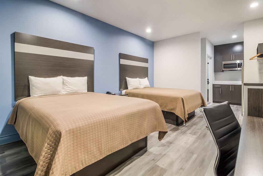 Standard Room, 2 Queen Beds, Non Smoking, Kitchenette - Photo 3