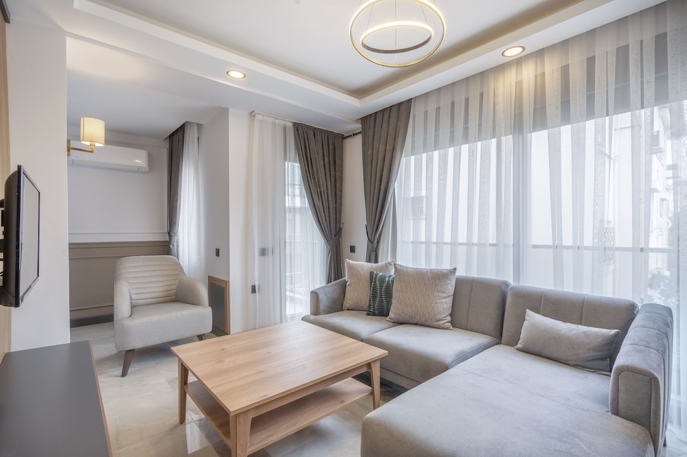 Deluxe Room, 1 Queen Bed with Sofa bed