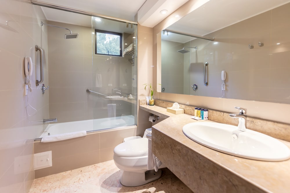 Grand Suite, 2 Bedrooms, Kitchen - Photo 2