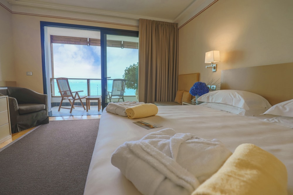 Panoramic Double Room, Balcony, Lake View - Photo 1
